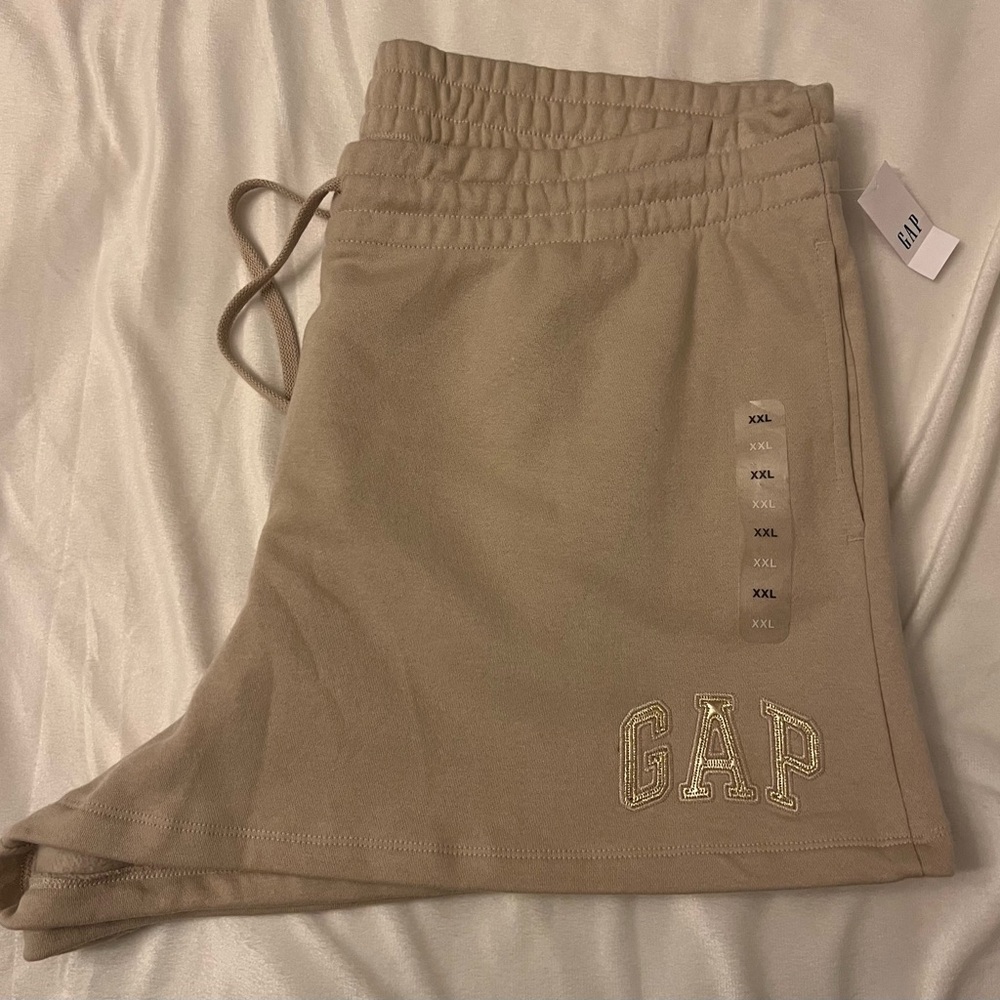 NWT XXL Gap Logo Fleece Shorts